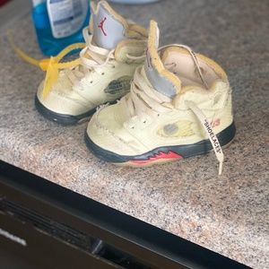 Off white retro 5